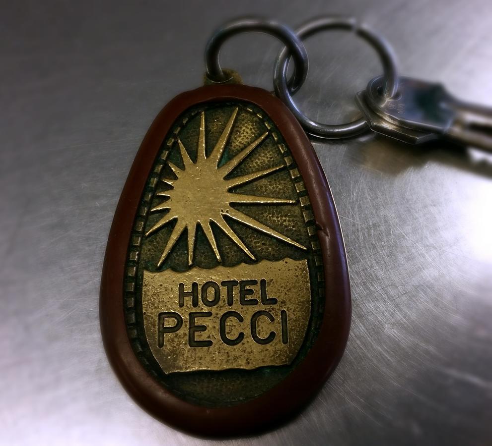 Hotel Pecci Ріміні Екстер'єр фото