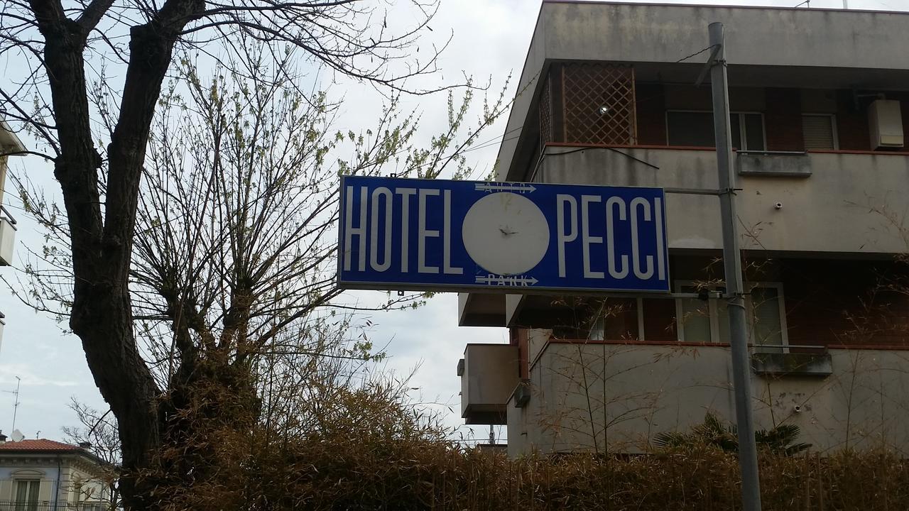 Hotel Pecci Ріміні Екстер'єр фото